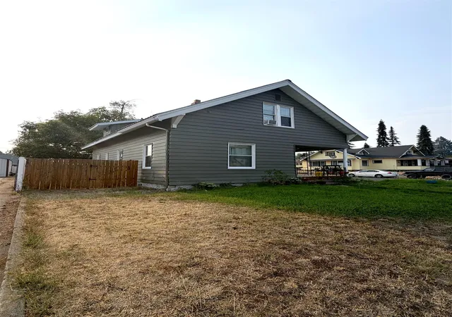 Photo 3 of Multi family home for sale at 4027 N Washington Rd, Spokane, WA 99205 | MLS# 202622525 | Listing updated on 2026-10-26