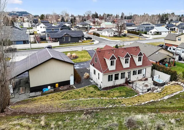 1st image of 1003 S Henry Rd, Greenacres, WA 99016 | MLS# 202622531