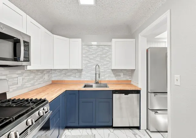 Photo 3 of Single family home for sale at 1724 N Lacey St, Spokane, WA 99207 | MLS# 202622543 | Listing updated on 2026-10-08