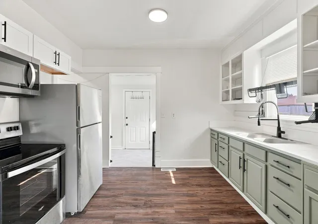 Photo 4 of Sale Pending at 427 E Povidence Ave, Spokane, WA 99207 | MLS# 202622544 | Listing updated on 2026-10-09