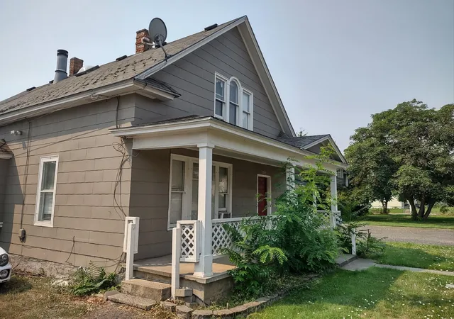 4th image of 1012 E Indiana Ave, Spokane, WA 99207 | MLS# 202622549
