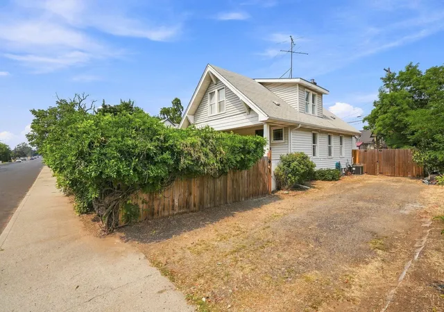3rd image of 1803 E Empire Ave, Spokane, WA 99207 | MLS# 202622557