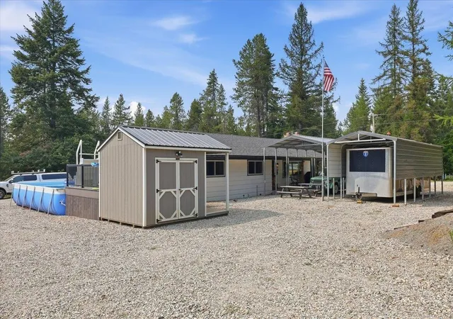 3rd image of 1061 Roberts Rd, Newport, WA 99156 | MLS# 202622558
