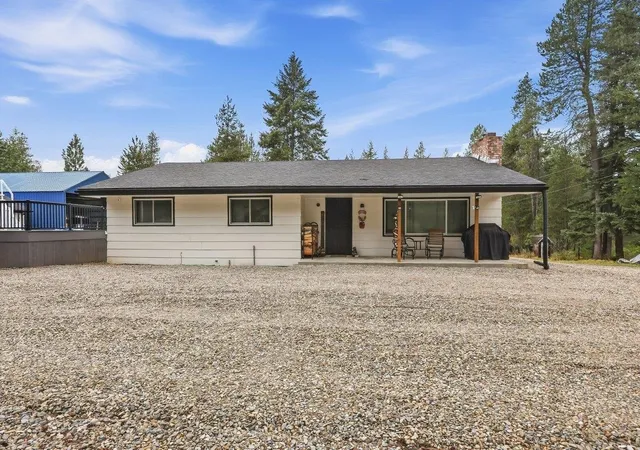 Photo 3 of Single family home for sale at 1061 Roberts Rd, Newport, WA 99156 | MLS# 202622558 | Listing updated on 2026-09-22