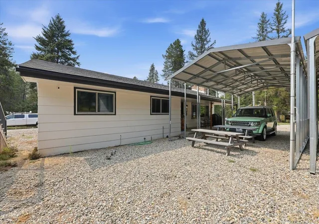 4th image of 1061 Roberts Rd, Newport, WA 99156 | MLS# 202622558