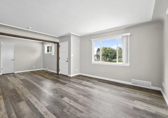 Photo 4 of Single family home for sale at 1007 E Walton St, Spokane, WA 99207 | MLS# 202622563 | Listing updated on 2026-10-01