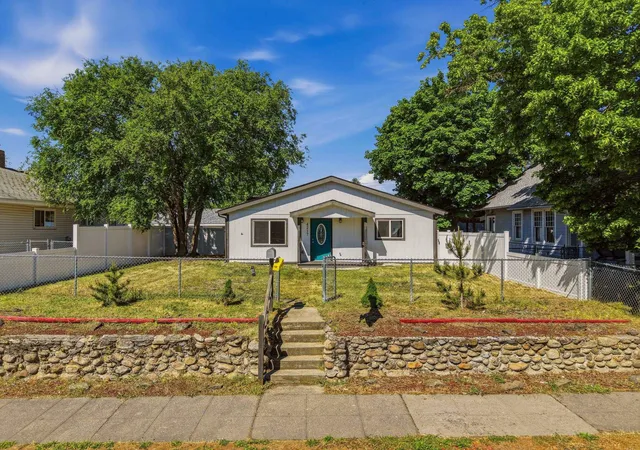 Photo 1 of Single family home for sale at 4217 N Madison St, Spokane, WA 99205 | MLS# 202622566 | Listing updated on 2026-09-15