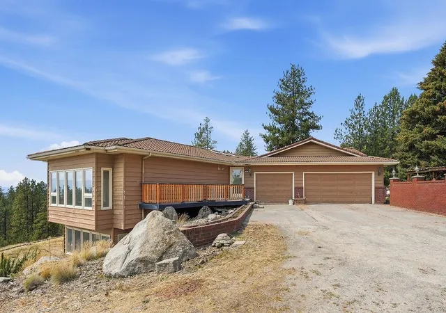 2nd image of 5914 N Gates Ln, Spokane, WA 99217 | MLS# 202622575
