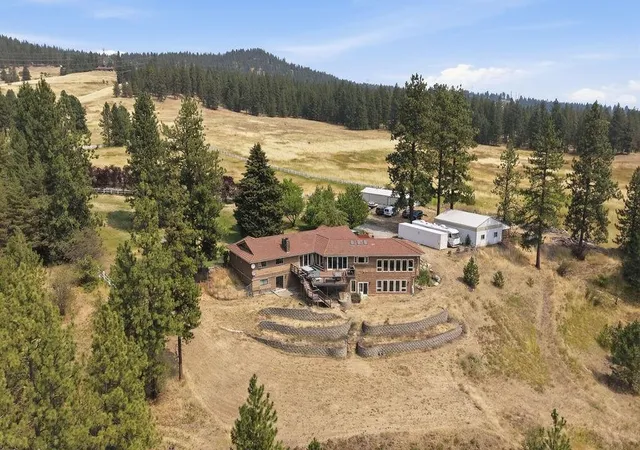 Photo 3 of Single family home for sale at 5914 N Gates Ln, Spokane, WA 99217 | MLS# 202622575 | Listing updated on 2026-08-25