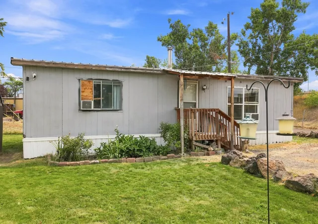3rd image of 11920 E Mansfield Ave, Spokane, WA 99206 | MLS# 202622592