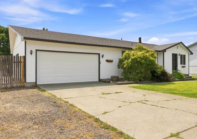 Photo 3 of Sale Pending at 12522 E 27th Avenue, Spokane Valley, WA 99216 | MLS# 202622594 | Listing updated on 2026-08-17