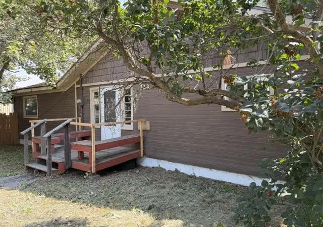2nd image of 228 W Poplar St, Tekoa, WA 99033 | MLS# 202622595