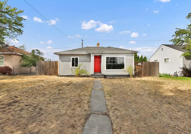 1st image of 903 E Rowan Ave, Spokane, WA 99207 | MLS# 202622596
