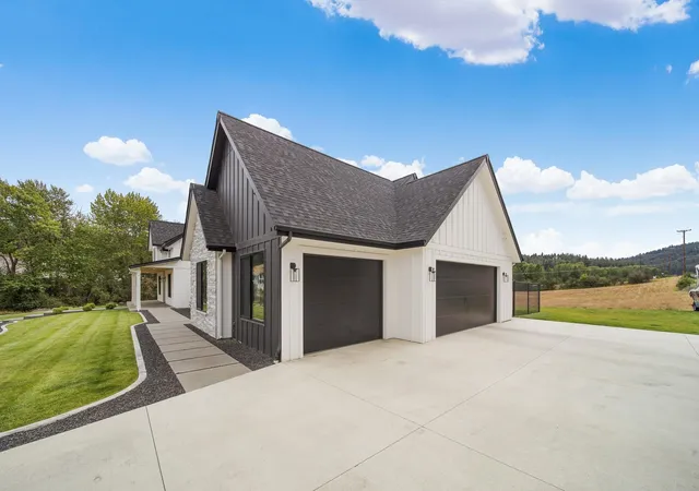 Photo 3 of Single family home for sale at 11604 E Honeycomb Springs Ln, Spokane, WA 99206 | MLS# 202622599 | Listing updated on 2026-09-28
