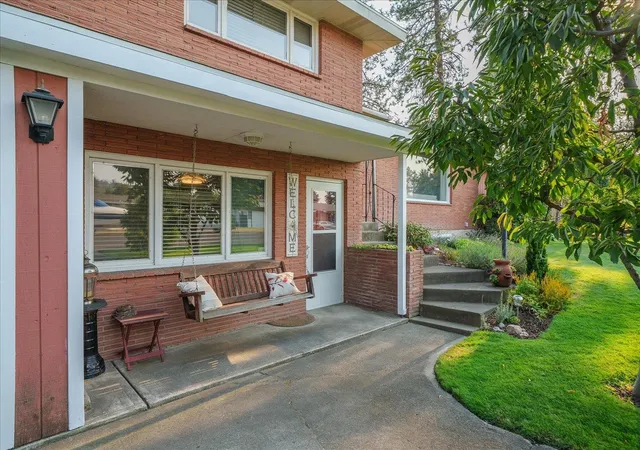 3rd image of 3423 W Elmhurst Ave, Spokane, WA 99208 | MLS# 202622603