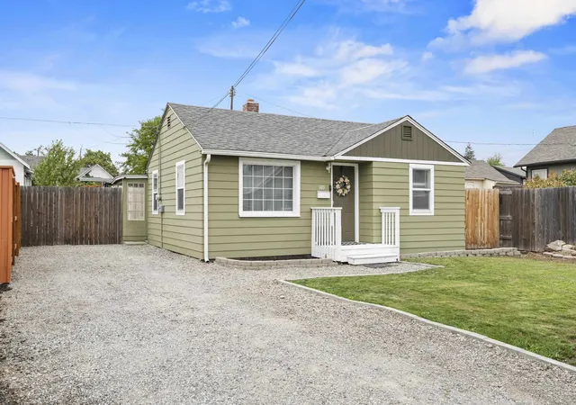 3rd image of 1419 E Garland Ave, Spokane, WA 99207 | MLS# 202622606