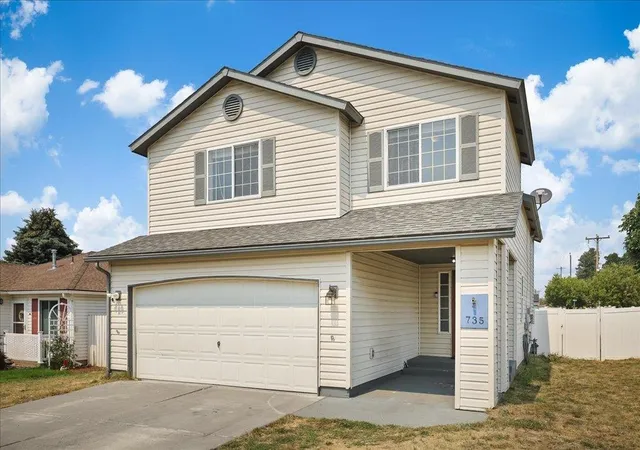 Photo 3 of Single family home for sale at 735 E Tara Lee Ave, Medical Lake, WA 99022 | MLS# 202622637 | Listing updated on 2026-08-21