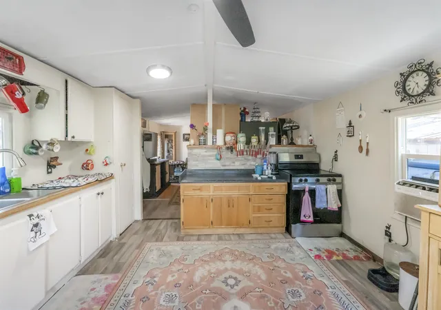 3rd image of 35312 N Newport Hwy, Chattaroy, WA 99003 | MLS# 202622638