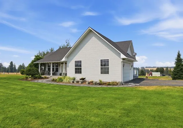 3rd image of 20202 W Indiana Ln, Medical Lake, WA 99022 | MLS# 202622639