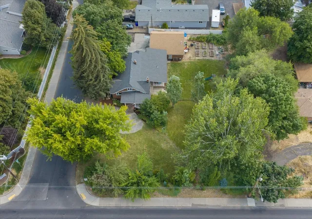 29th image of 9522 N Wall St, Spokane, WA 99218 | MLS# 202622640