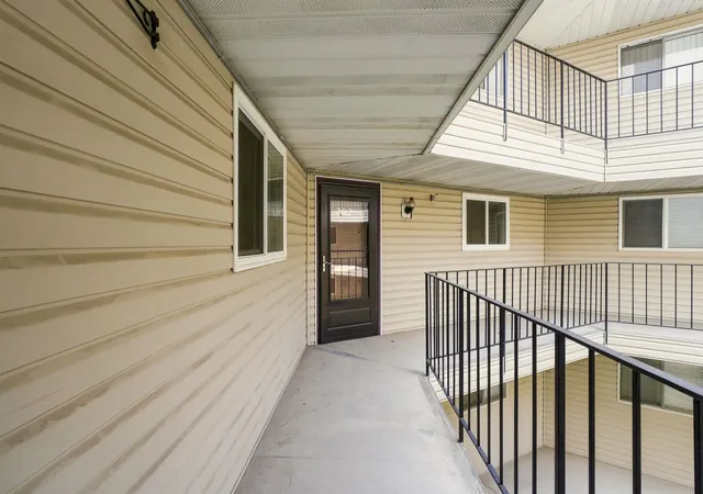 3rd image of 10321 E Main Ave, Spokane Valley, WA 99206 | MLS# 202622653