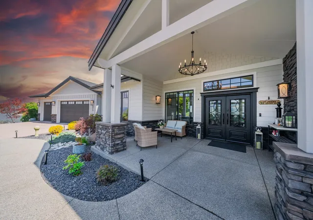 Photo 2 of Sale Pending at 371 S Legend Tree Dr, Liberty Lake, WA 99019 | MLS# 202622663 | Listing updated on 2026-10-22