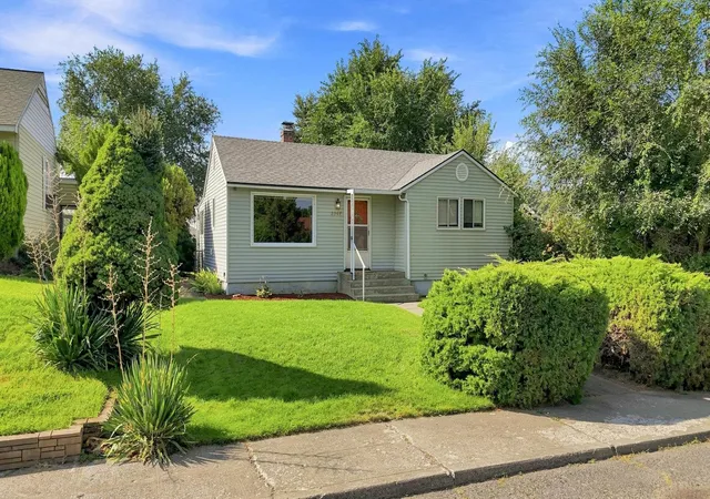 1st image of 2307 W Broad Ave, Spokane, WA 99205 | MLS# 202622694