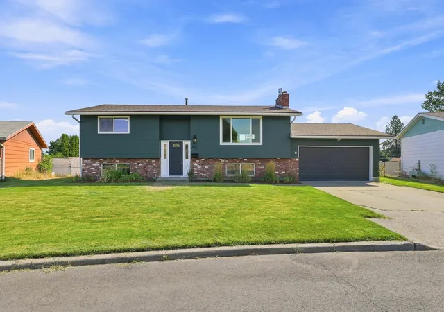 Photo 1 of Single family home for sale at 211 E Astor Dr, Spokane, WA 99208 | MLS# 202622702 | Listing updated on 2026-10-09