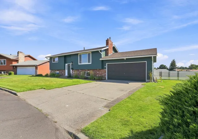 Photo 1 of Single family home for sale at 211 E Astor Dr, Spokane, WA 99208 | MLS# 202622702 | Listing updated on 2026-10-21