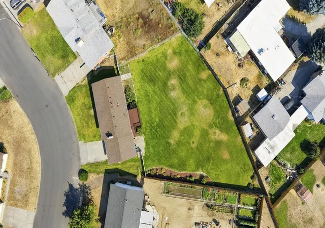 2nd image of 211 E Astor Dr, Spokane, WA 99208 | MLS# 202622702