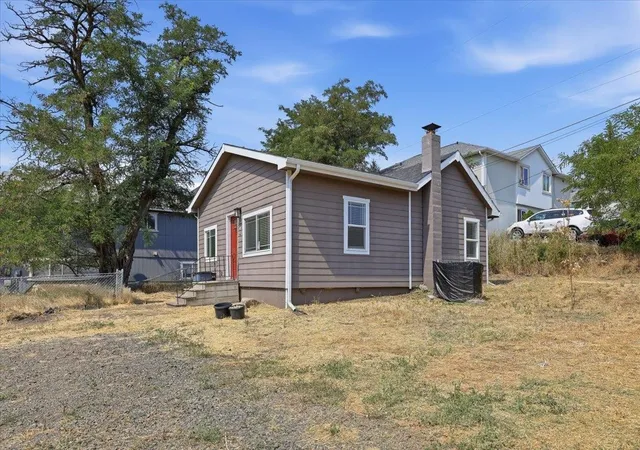 1st image of 2929 E Jackson Ave, Spokane, WA 99207 | MLS# 202622718
