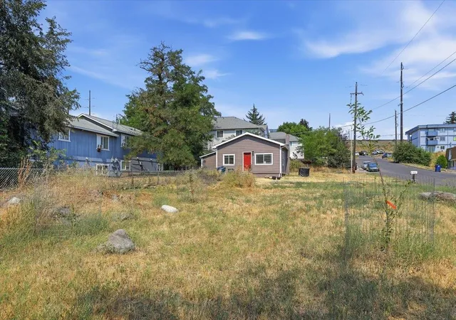 3rd image of 2929 E Jackson Ave, Spokane, WA 99207 | MLS# 202622718
