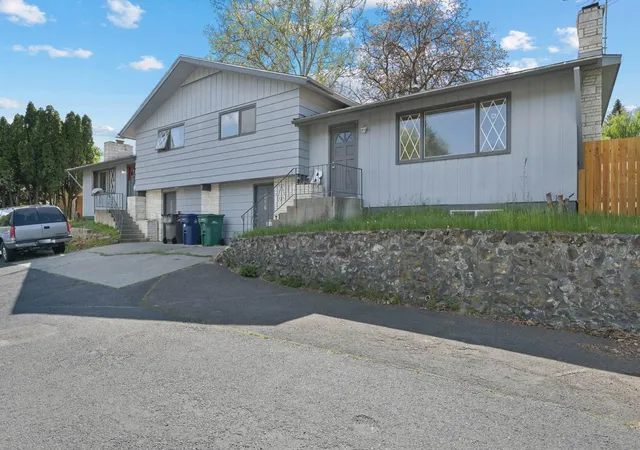 2nd image of 9907 N Waikiki Rd, Spokane, WA 99218 | MLS# 202622735