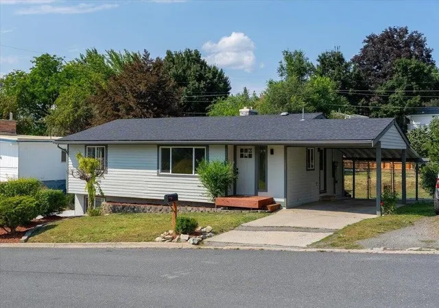 2nd image of 1025 E Ivy Ave, Colville, WA 99114 | MLS# 202622738