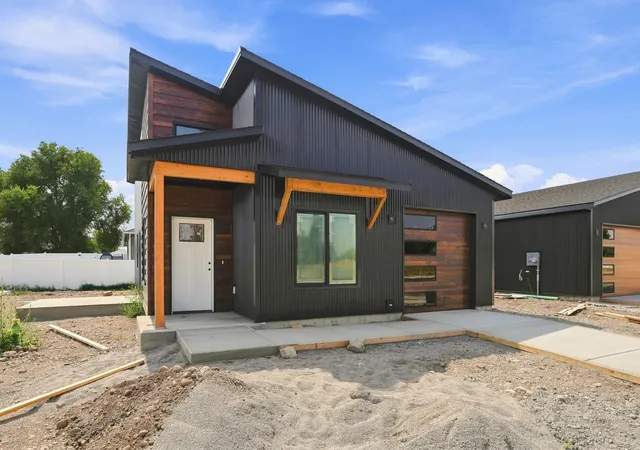 2nd image of 17428 E Maxwell Ave, Spokane Valley, WA 99016 | MLS# 202622741