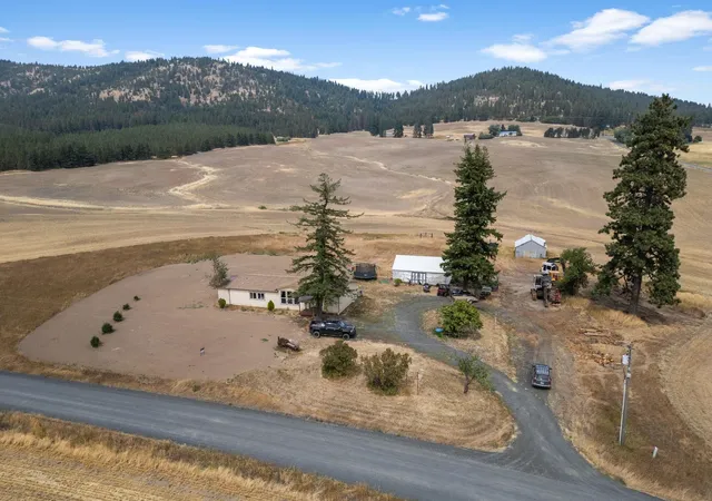 4th image of 38521 Idaho Rd, Tekoa, WA 99033 | MLS# 202622755