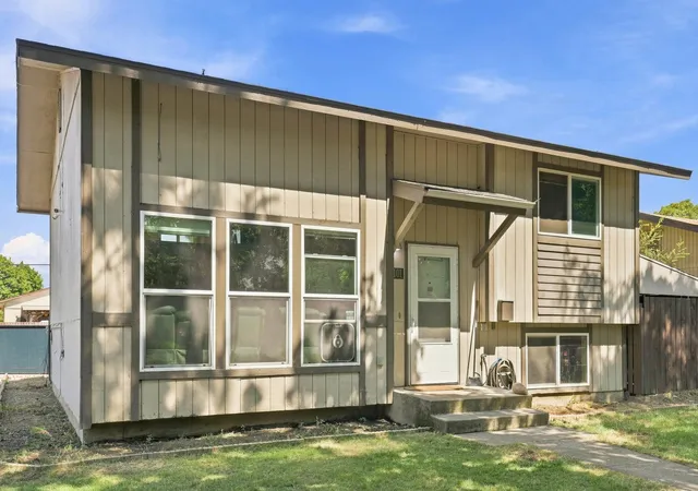 3rd image of 2101 E 6Th Ave, Spokane, WA 99202 | MLS# 202622759
