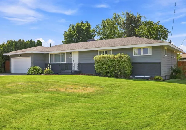 2nd image of 10510 E Desmet Ave, Spokane Valley, WA 99206 | MLS# 202622760