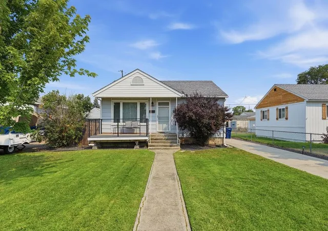 1st image of 1303 E Princeton Ave, Spokane, WA 99207 | MLS# 202622763