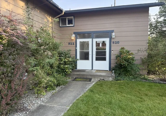3rd image of 920-922 N Locust Rd, Spokane Valley, WA 99206 | MLS# 202622773