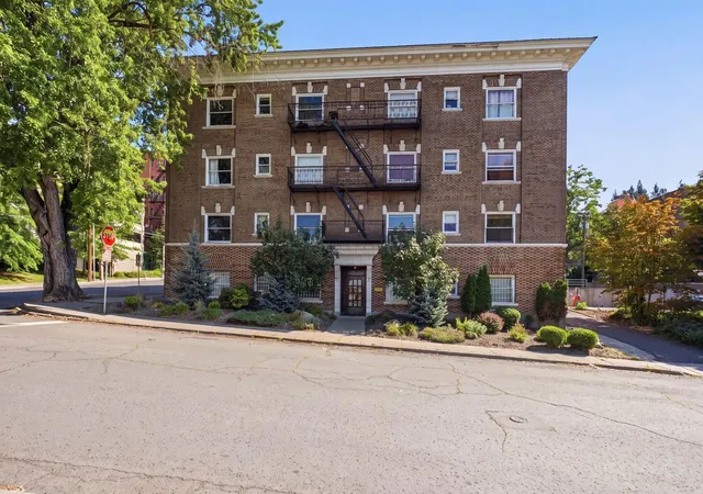 4th image of 702 S Bernard St, Spokane, WA 99204 | MLS# 202622775