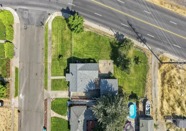 3rd image of 1318 E Ermina Ave, Spokane, WA 99207 | MLS# 202622777