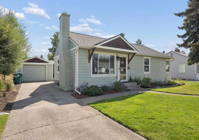 2nd image of 5011 W Hoffman Pl, Spokane, WA 99205 | MLS# 202622787
