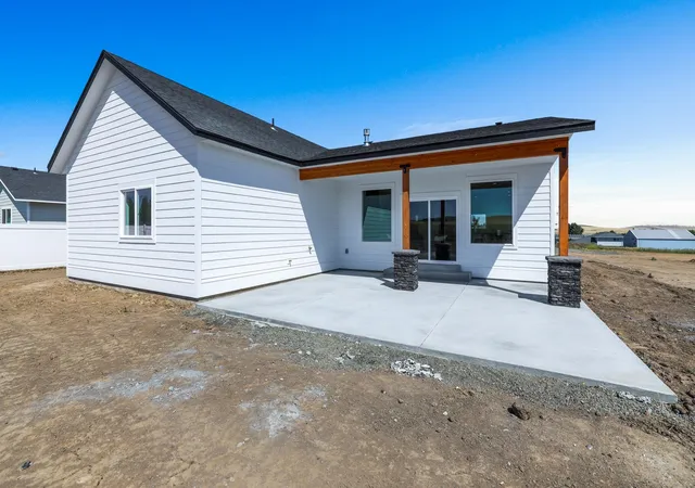 3rd image of 635 E Summit St, Reardan, WA 99029 | MLS# 202622792