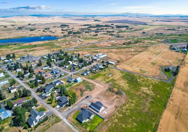 5th image of 600 E Davisadero St, Reardan, WA 99029 | MLS# 202622794