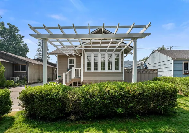 2nd image of 1128 E 29th Ave Ave, Spokane, WA 99203 | MLS# 202622796