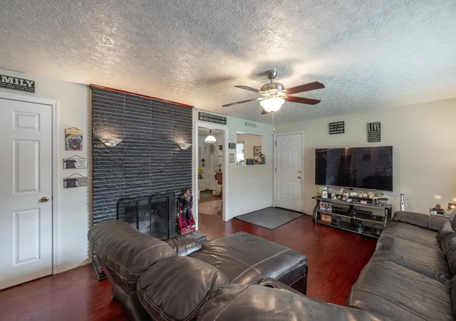 3rd image of 902 S Freya St, Spokane, WA 99202 | MLS# 202622808