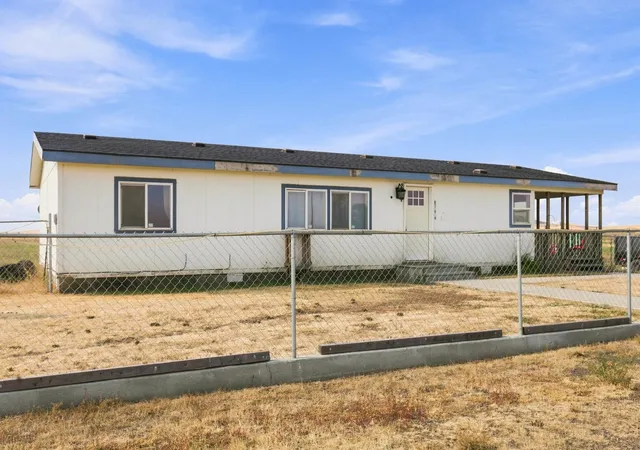 2nd image of 52900 E Bisson Rd, Reardan, WA 99029 | MLS# 202622809