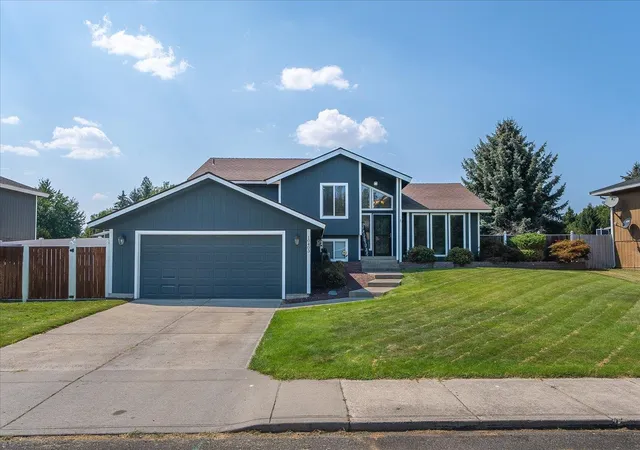 2nd image of 10403 N Arrowhead Rd Dr, Spokane, WA 99208 | MLS# 202622837