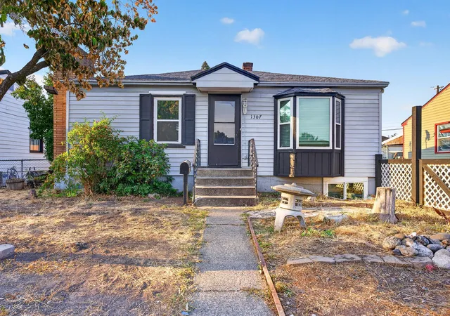2nd image of 1307 E Gordon Ave, Spokane, WA 99207 | MLS# 202622844